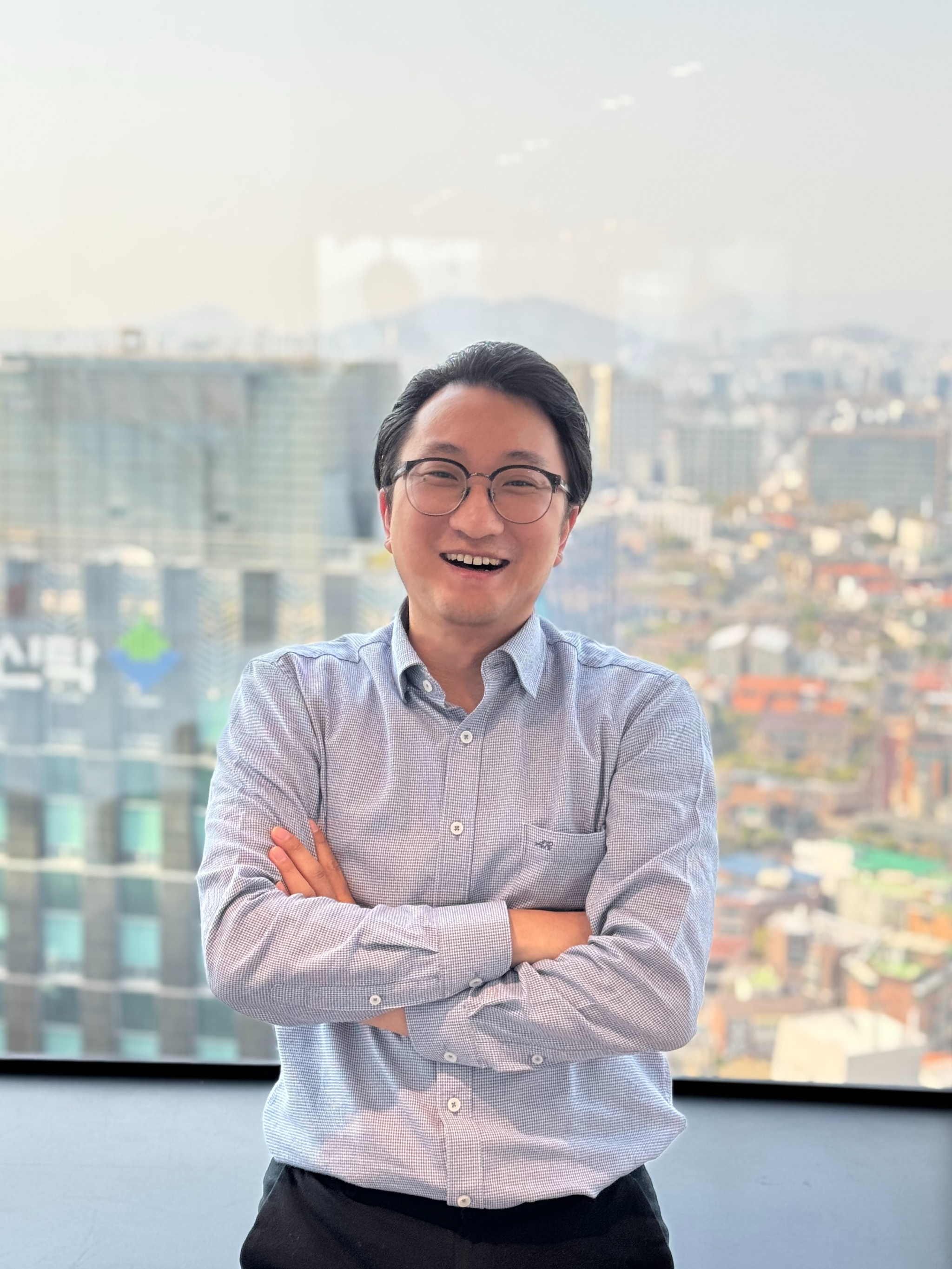 연사 이미지