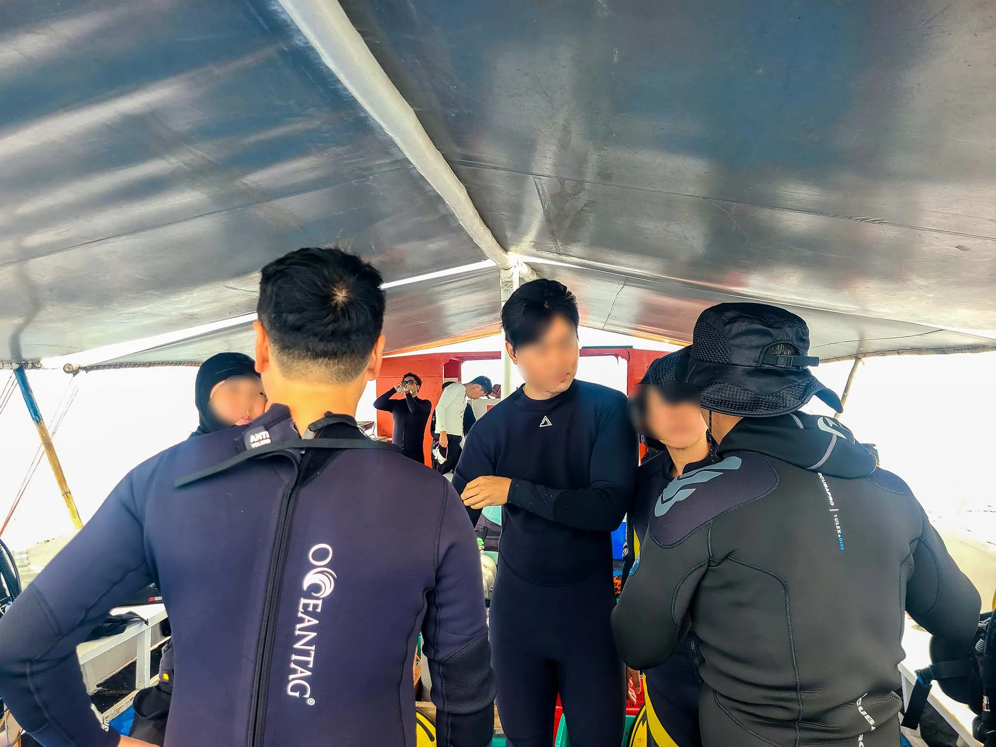 scuba dive plan 스쿠버 다이빙 계획하는 다이버들