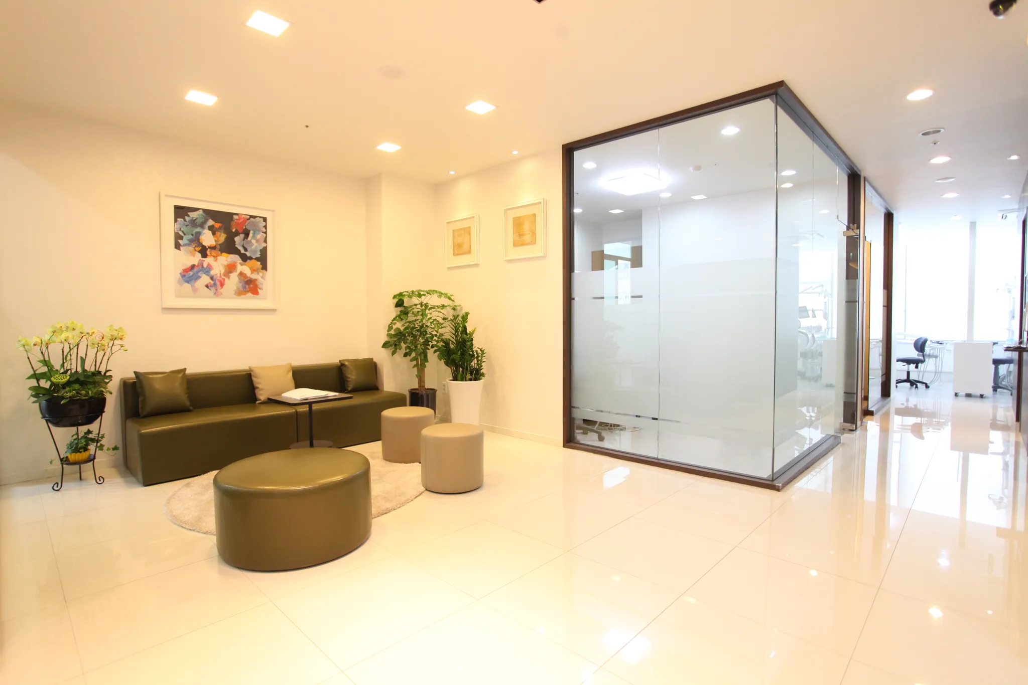 김포치아교정치과 유지장치 관리와 정기적인 점검의 필요성