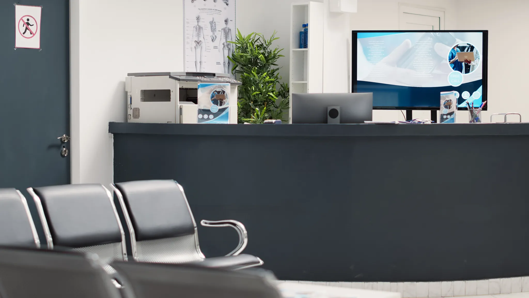 병원 대기실의 비밀: 환자의 마음을 여는 원내 시각 마케팅 전략