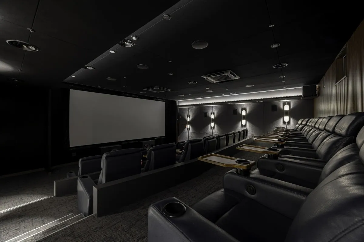 (위)방배 원페를라 페를라 시네마 (아래)모노플렉스 바이 이비스 스타일 앰배서더 강남 (알앤알 제공)