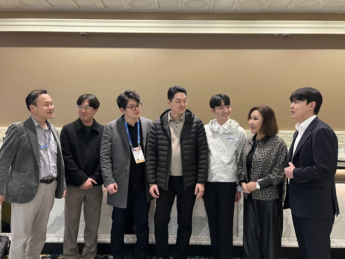 사진은 왼쪽부터 김명수 매일경제 이사 겸 매경AX 대표, 김문수 에너리지 부사장, 이다훈 레티튜 대표, 석민철 알엔알 대표, 이동헌 에이슬립 대표, 제니 주 코리아 컨퍼런스 회장, 이상현 가디언에이아이 대표의 모습. [안서진 기자]