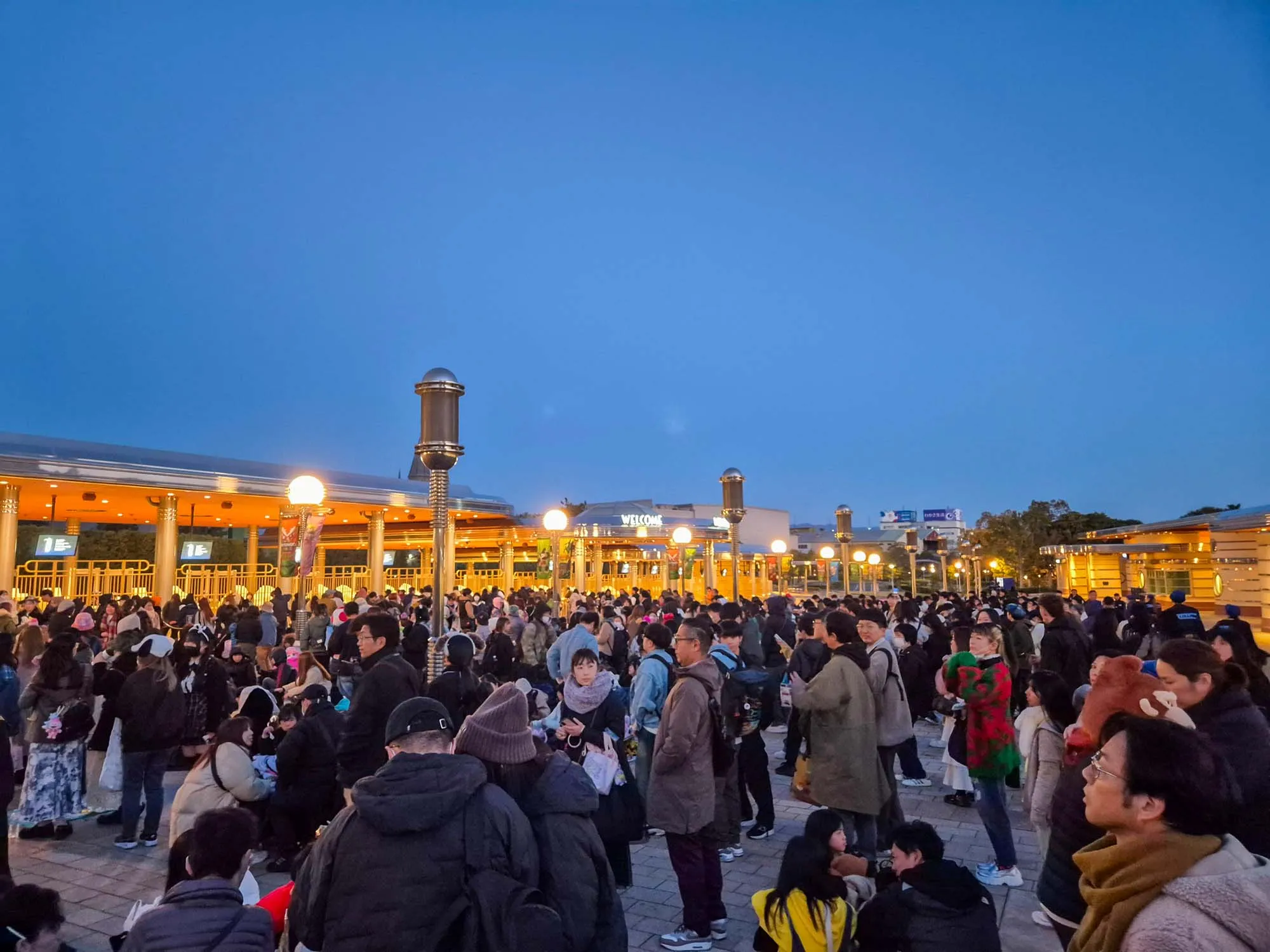 유니버셜 재팬 새벽 대기 중 