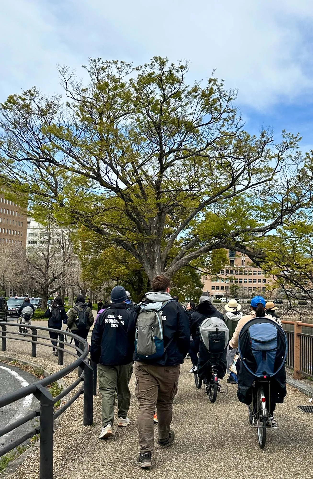 3월 오사카 사람들 옷차림