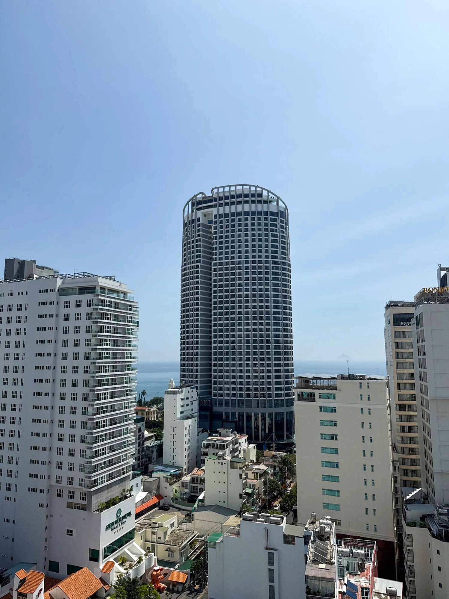 vietnam-local-shop-closed-holiday