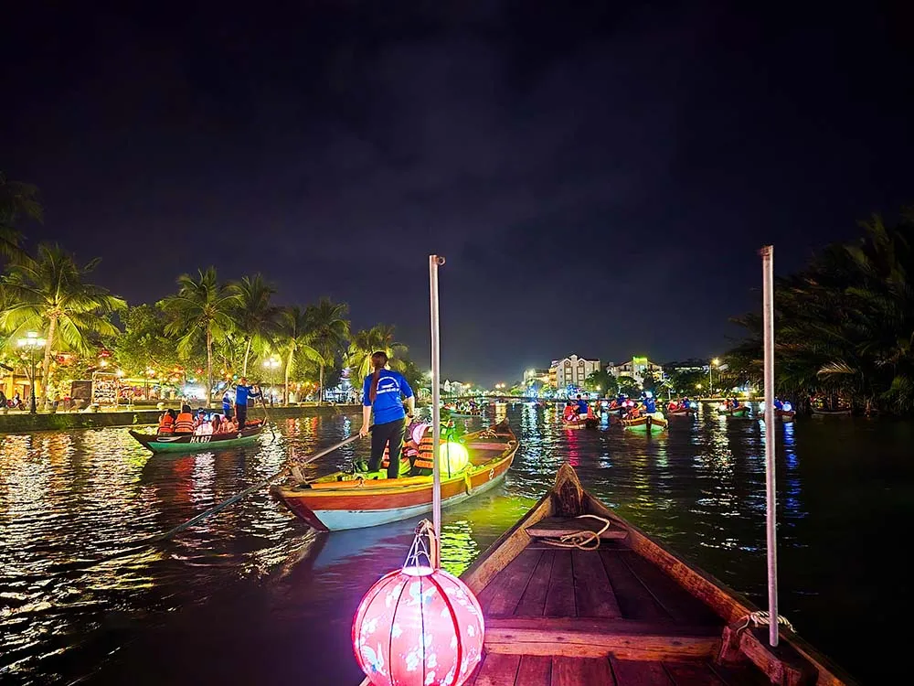호이안 호이아 강 등불