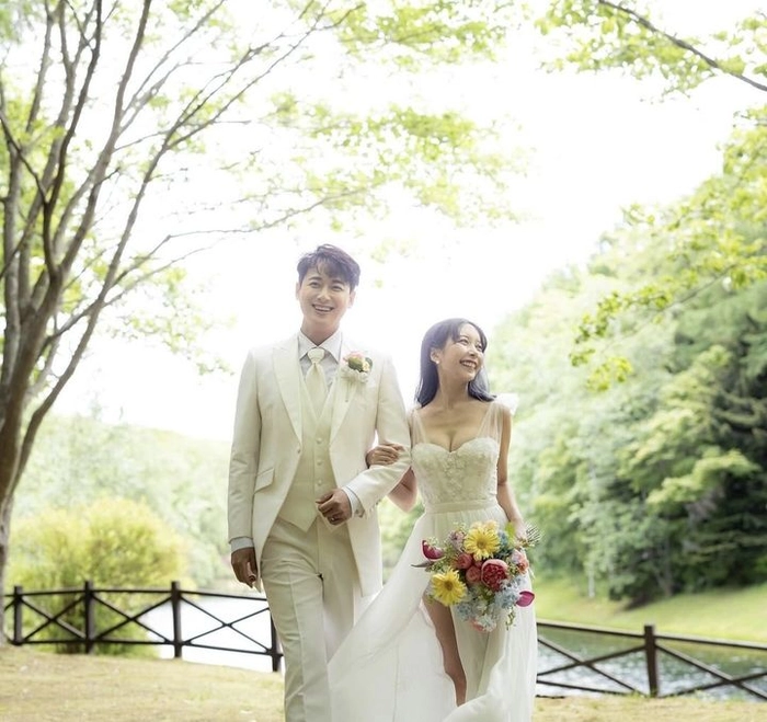 지난 2021년 결혼한 배우 이지훈과 아내 미우라 아야네. /미우라 아야네 인스타그램