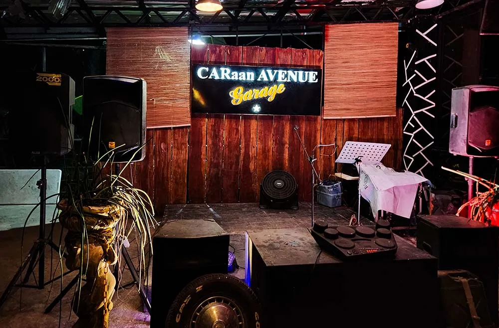 라이브 공연은 하지 않던 평일의 세부 릴로안 CARaan AVENUE