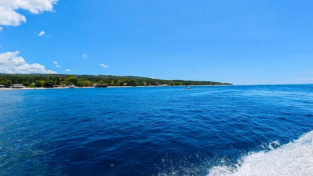 다이빙 스피드 보트에서 바라본 릴로안