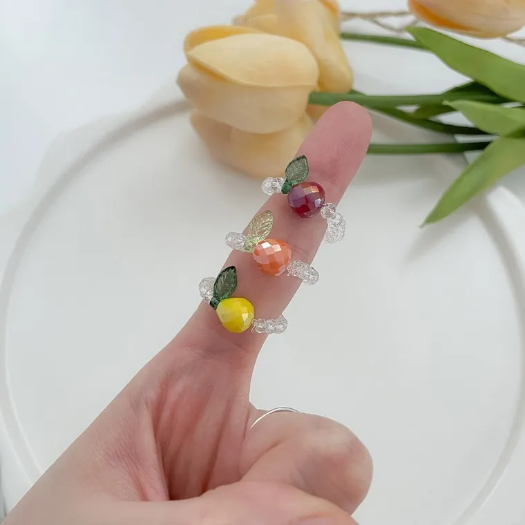 여름철 가볍게포인트 주는 액세서리 선택가이드
