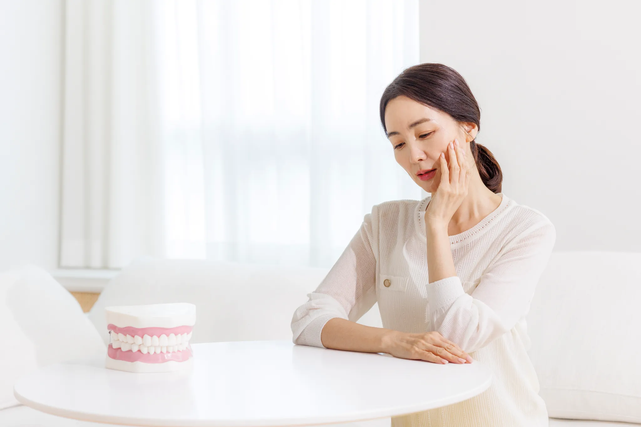 김포치과 임플란트 후 냄새 나는 이유는? 관리 방법과 원인 정리