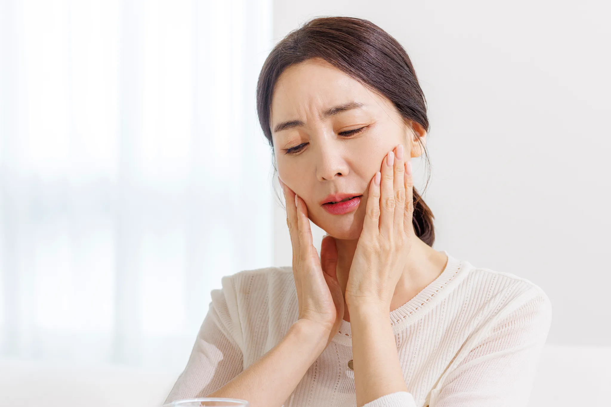 김포치과 치아 씹을 때 아프다면? 충치 아닐 수도 있는 이유
