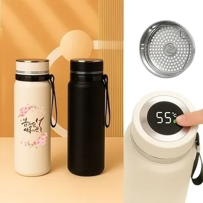 신형 리얼316 온도표시 텀블러 800ml 상세 이미지. 뚜껑의 LED 온도 표시 기능과 의료용 316 스테인리스 소재를 강조한 대용량 프리미엄 판촉용 텀블러 사진