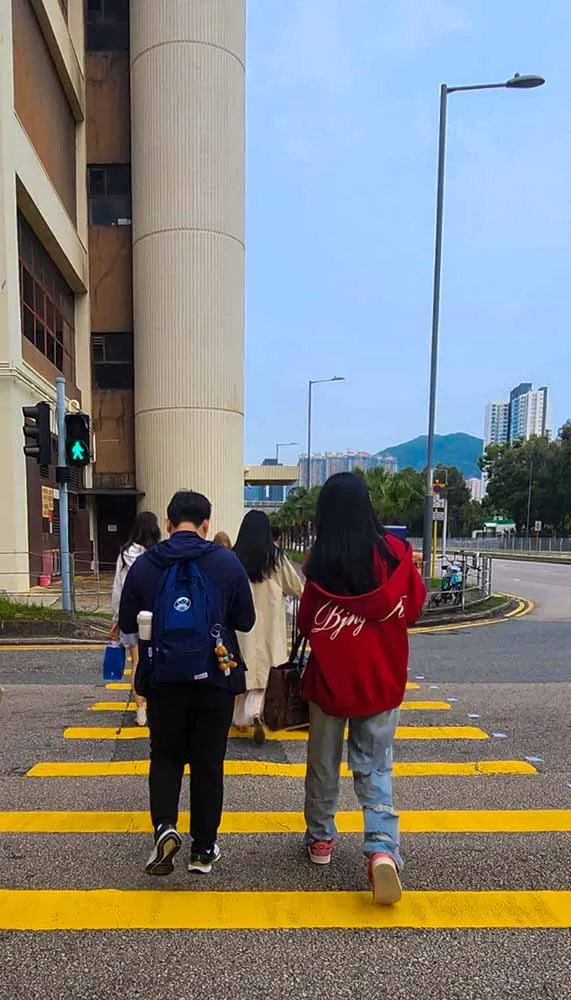 4월 홍콩 사람들의 옷차림