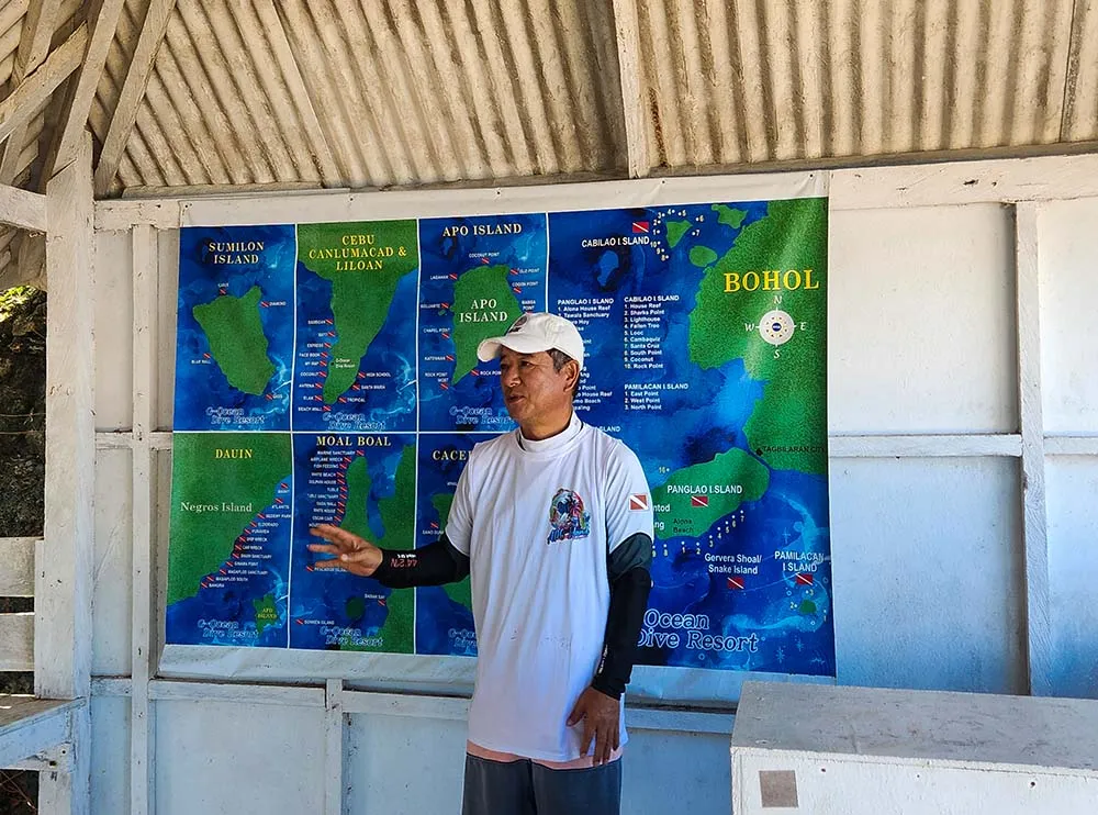 다이빙 사이트 브리핑해주시는 지오션 다이브 대표님