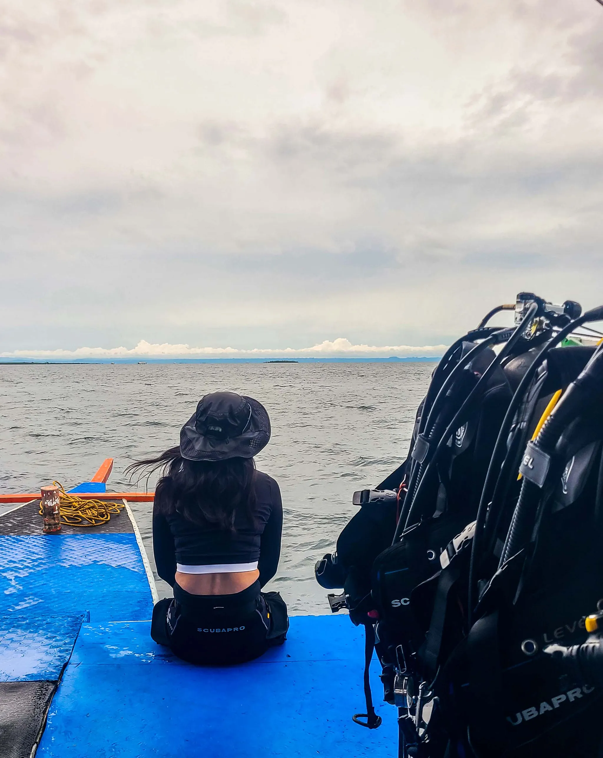 cebu nalusuan dive log 세부 난루수안 포이트로 이동하는 다이버