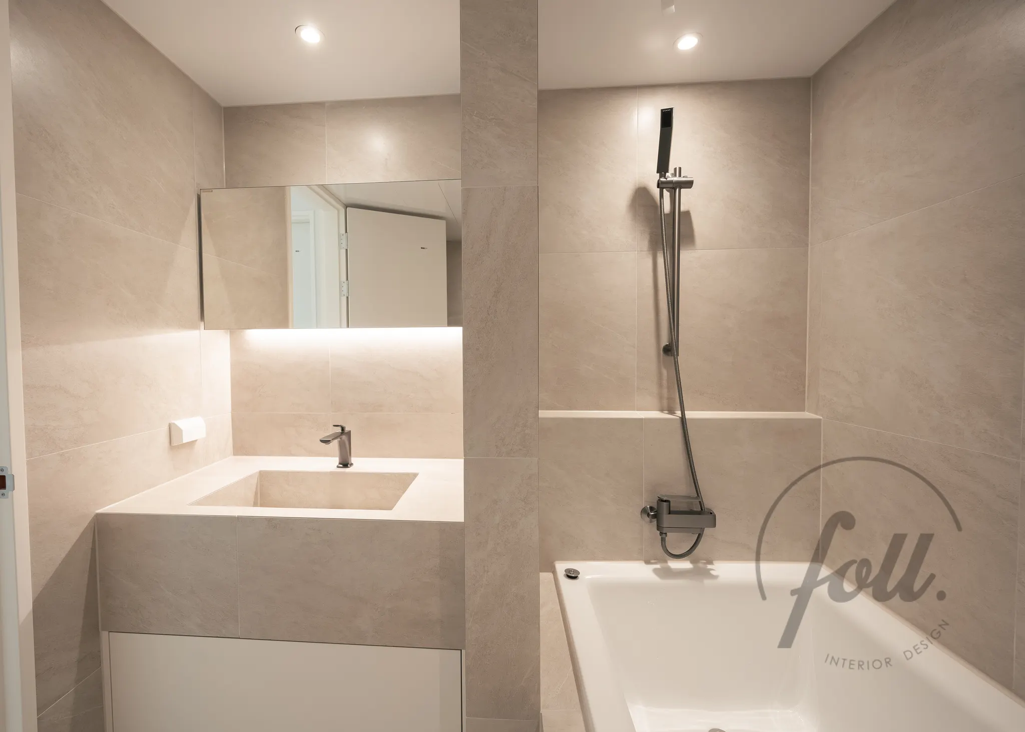 여수 인테리어 폴디자인의 욕실 레이아웃