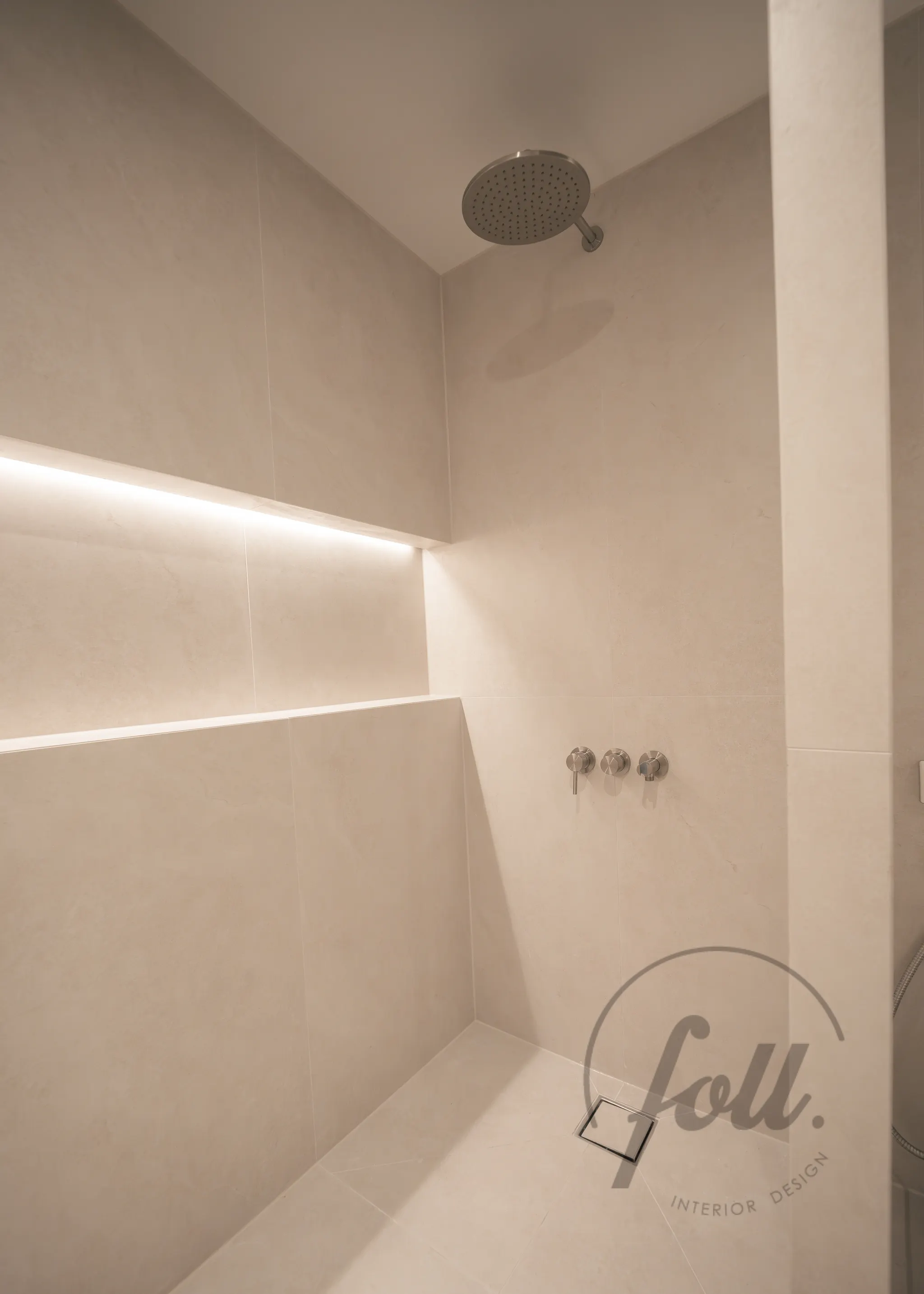 매립 수전과 매립선반을 통한 욕실 인테리어