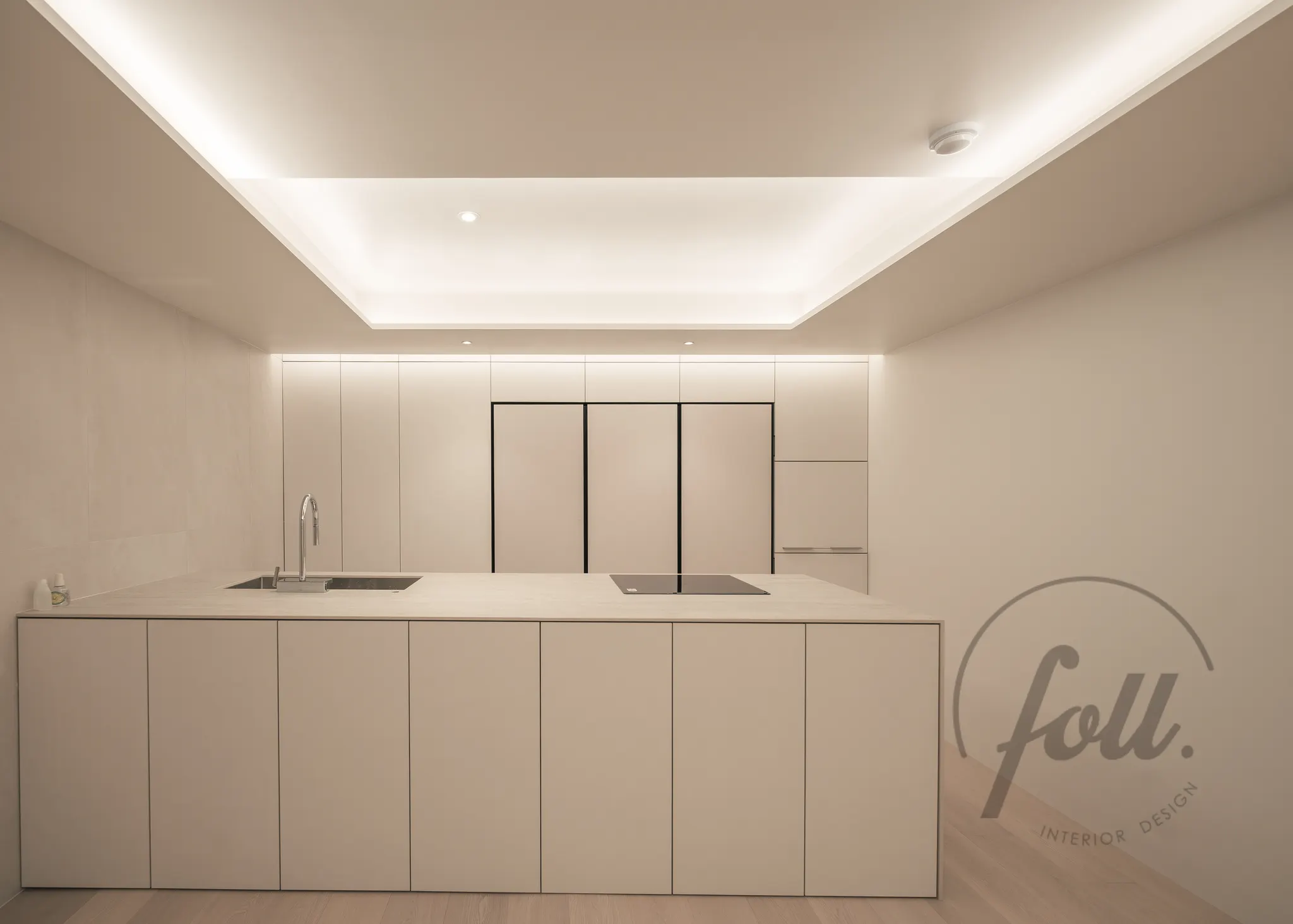 대면형 아일랜드와 천장 디자인