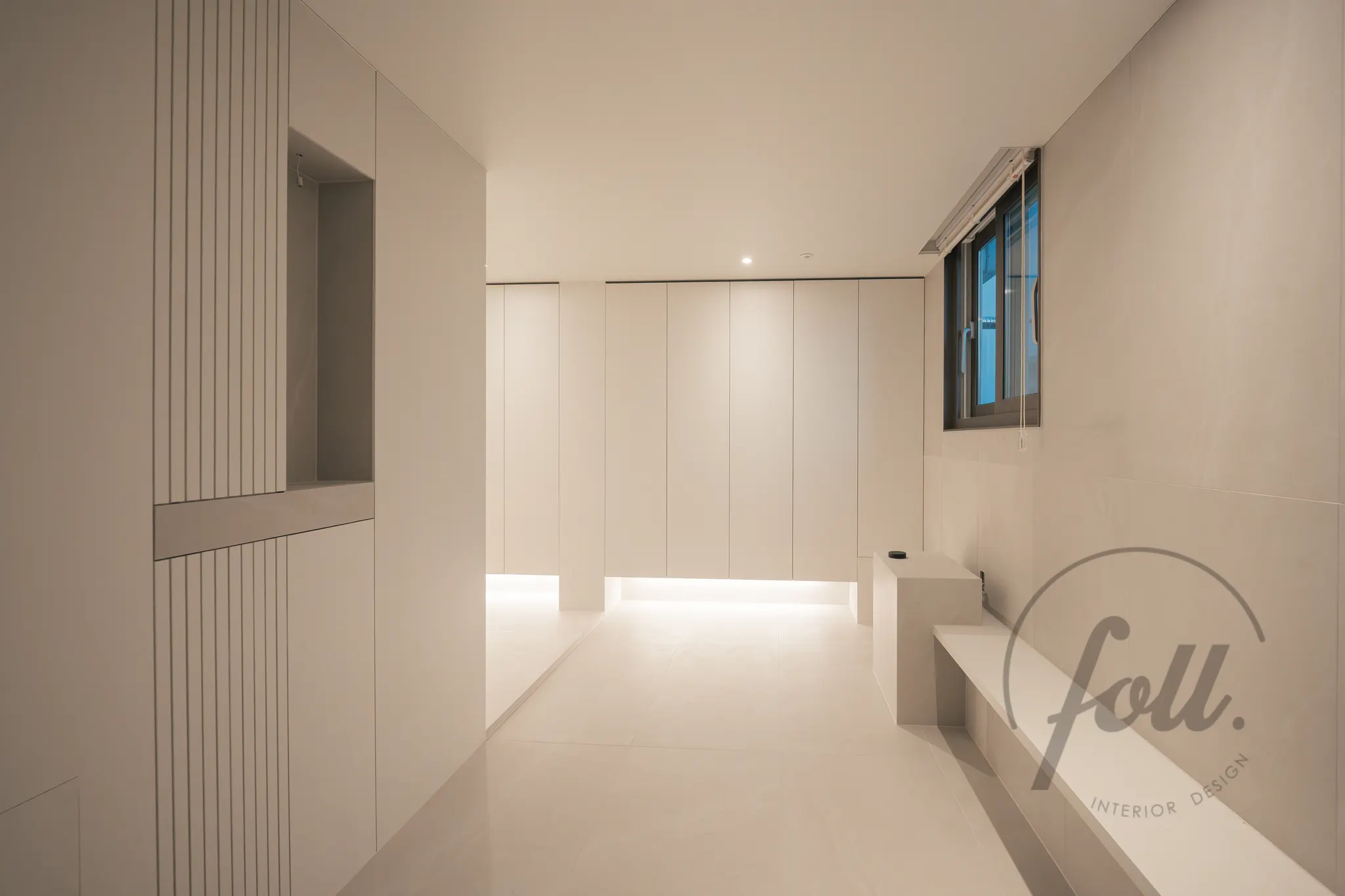 문수코아루 조명이 켜진 현관 인테리어