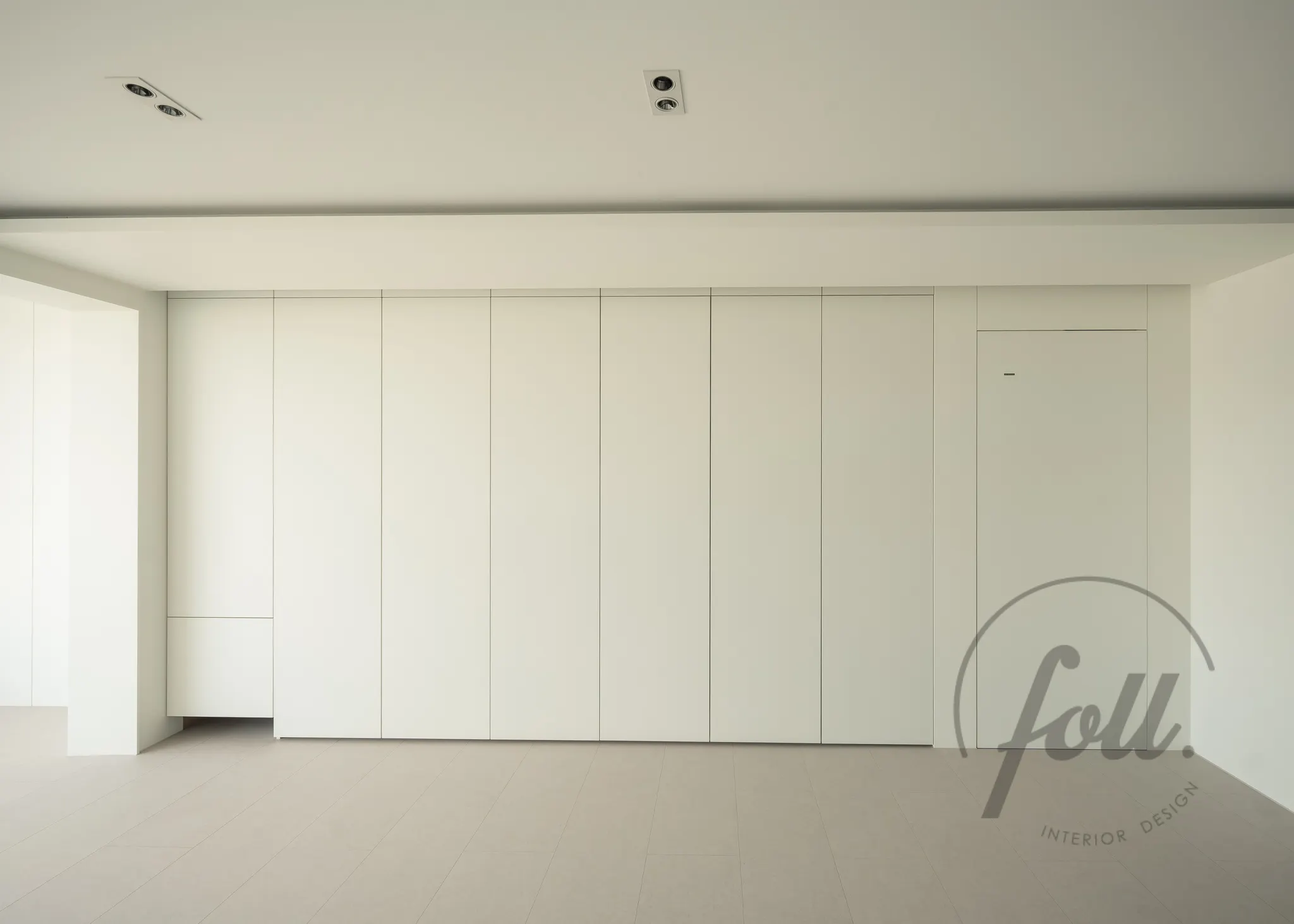 여수 장성우미린 아파트 - 기존의 티브이 자리에 수납장을 채움